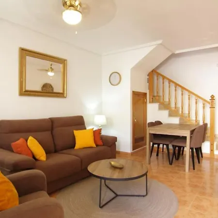 Casa Con Piscina En Banos De Europa,