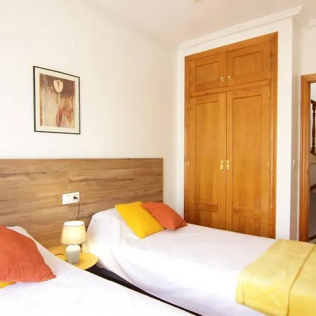 Casa Con Piscina En Banos De Europa,