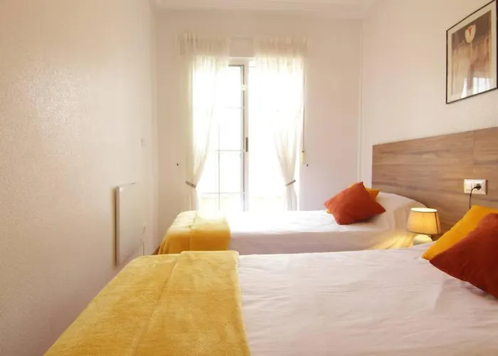 Hébergement de vacances Casa Con Piscina En Banos De Europa, *