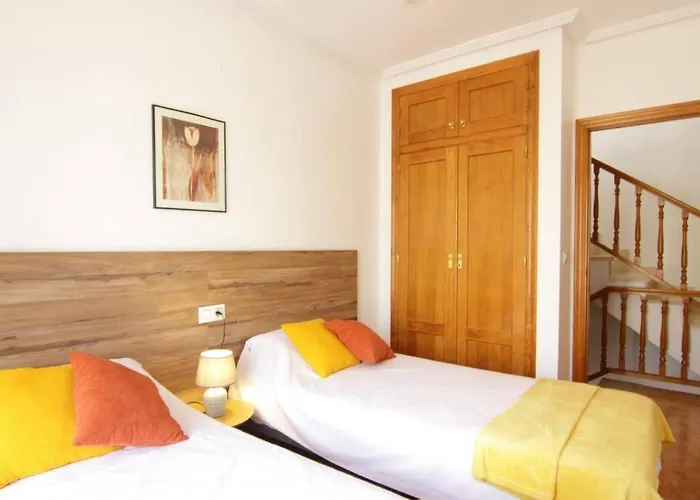 Casa Con Piscina En Banos De Europa,