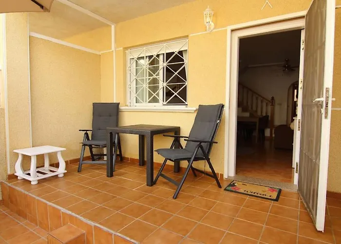 Hébergement de vacances Casa Con Piscina En Banos De Europa, *