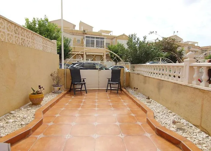 Casa Con Piscina En Banos De Europa, *