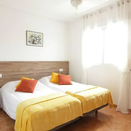 Casa Con Piscina En Banos De Europa, * 또레비에하