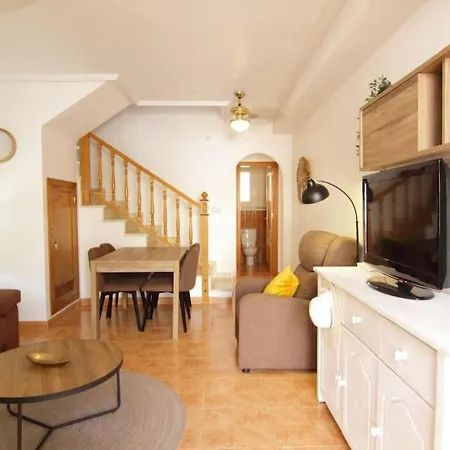 Casa Con Piscina En Banos De Europa, *