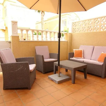 Vakantiehuis Casa Con Piscina En Banos De Europa, Torrevieja